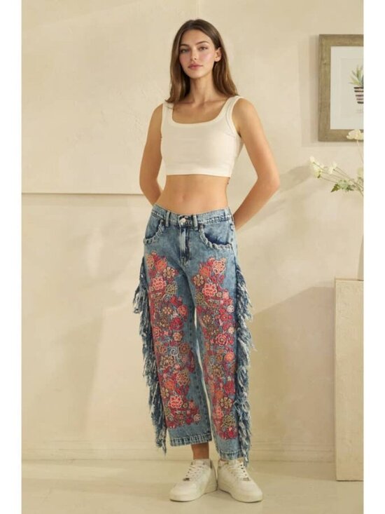 Oli & Hali Denim - Oli & Hali NWT Washed Denim Frayed Wide Leg Jeans with Red Floral Embroidery